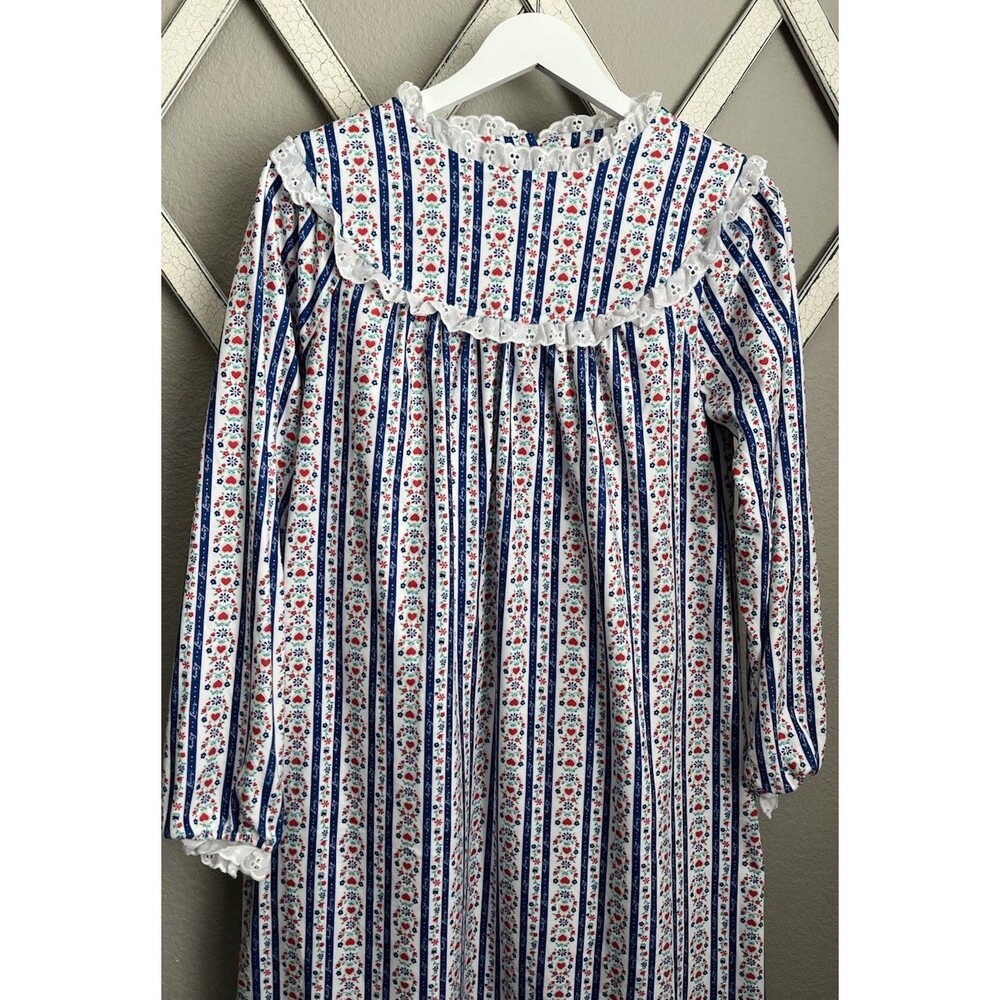 Nice! Lanz of Salzburg Girls XL 14/16 Nightgown Blue Red Floral/Heart Lace Trim - Picture 2 of 9
